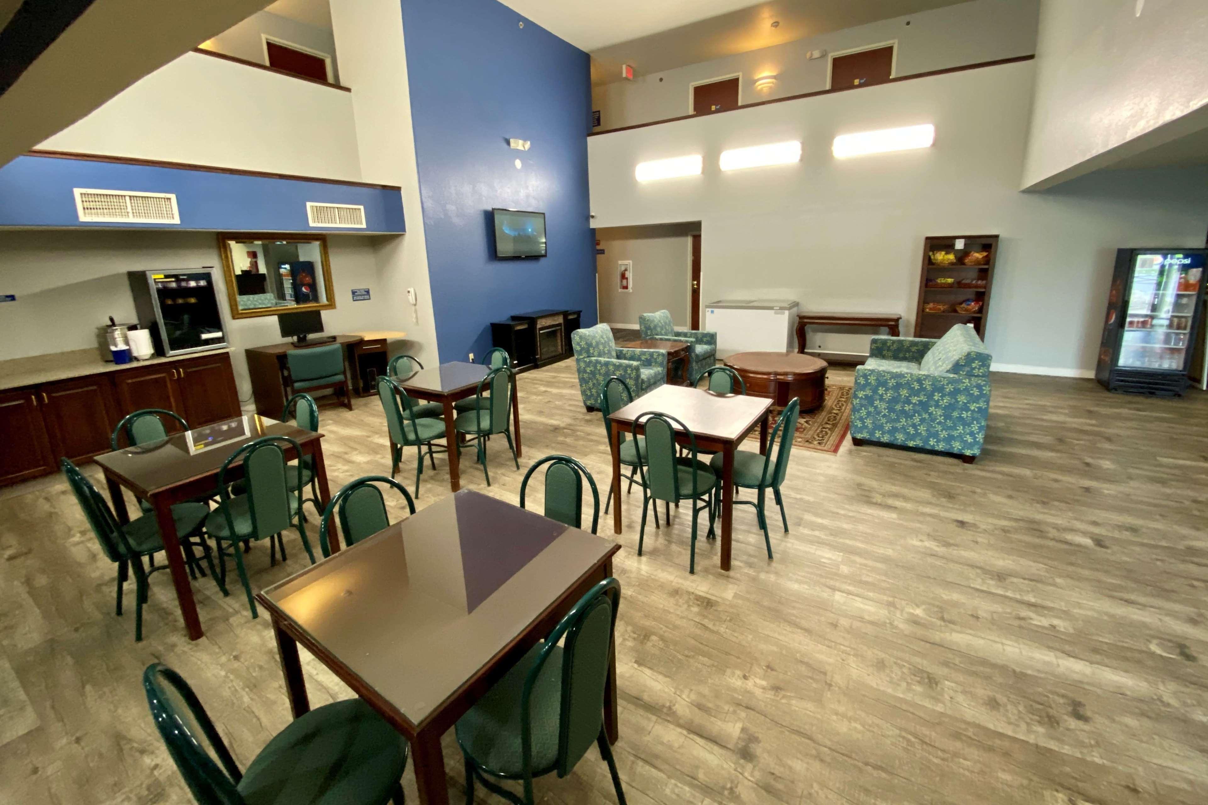 Baymont By Wyndham Swanton Hotel Ngoại thất bức ảnh